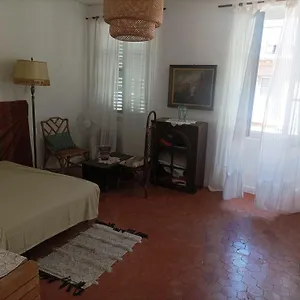 https://jolie-chambre-dans-appartement-cosy-en-plein-centre.fr-provencehotel.com