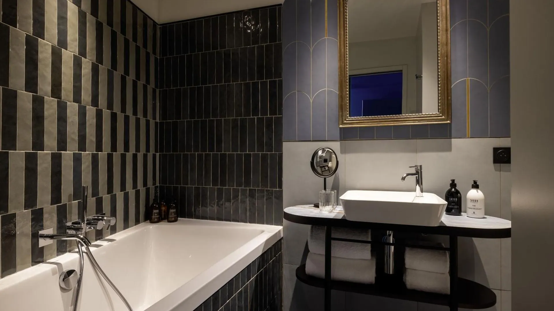Hotel L De Lutece - Notre-Dame Paris Frankreich