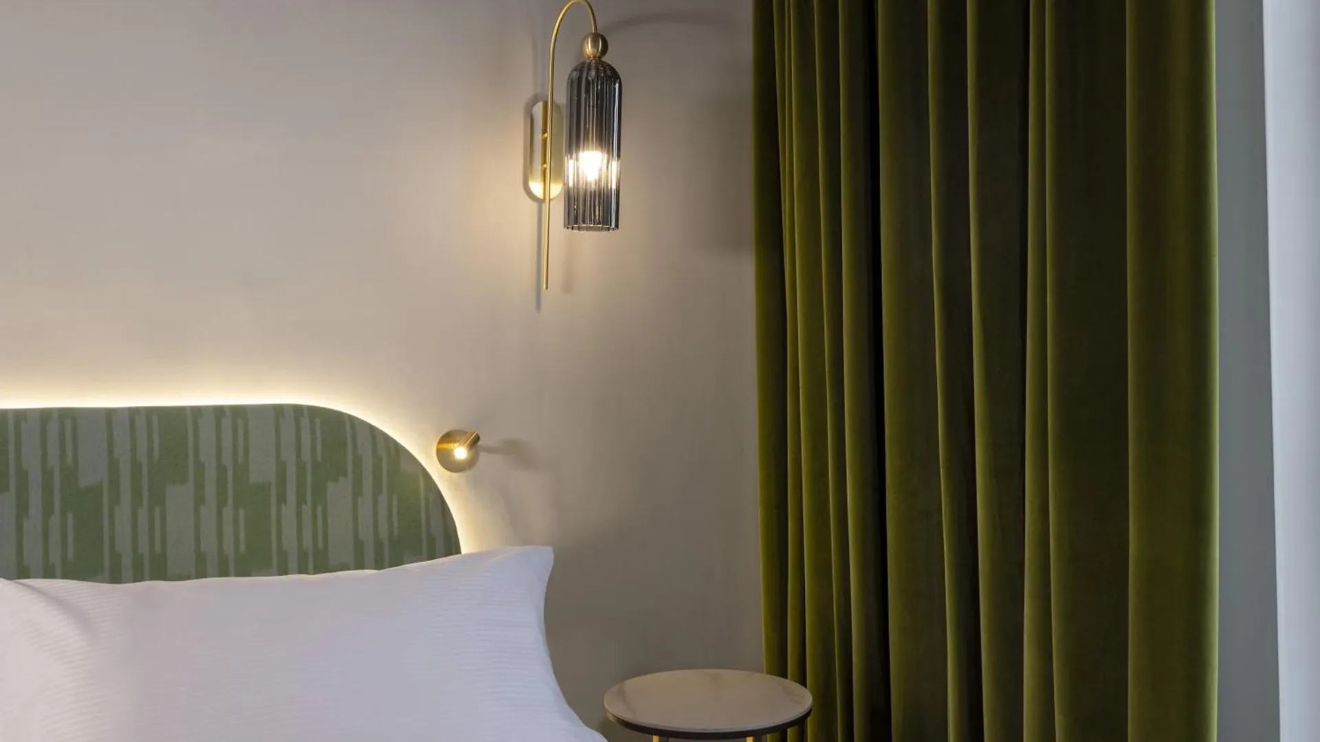 Hotel L De Lutece - Notre-Dame Paris 4*,