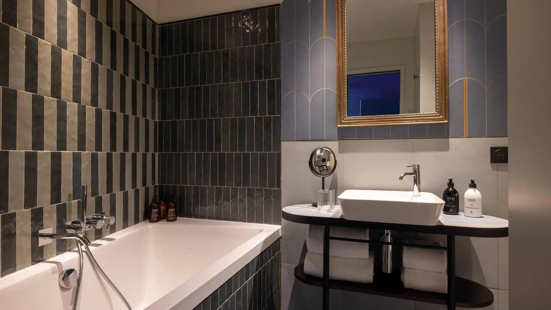 Hotel L De Lutece - Notre-Dame Paris